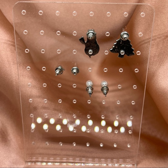 NWT Christmas Holiday Snowman Christmas Tree Silver Crown & Pearl Stud Earrings - Picture 4 of 6